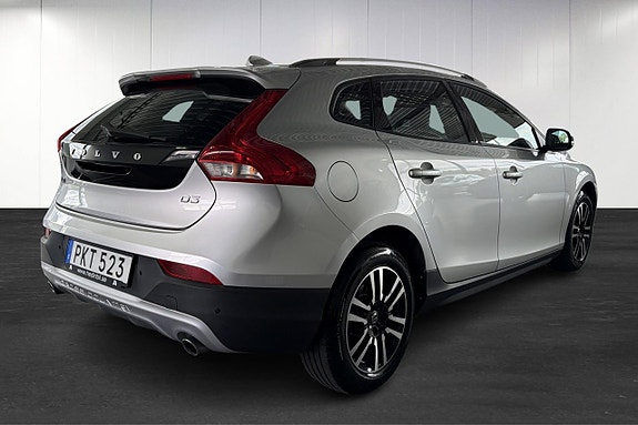 Volvo V40 Cross Country 4 of 13