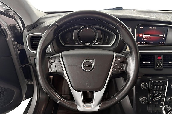 Volvo V40 Cross Country 10 of 13
