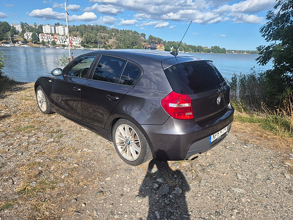 BMW 120d 2 of 10