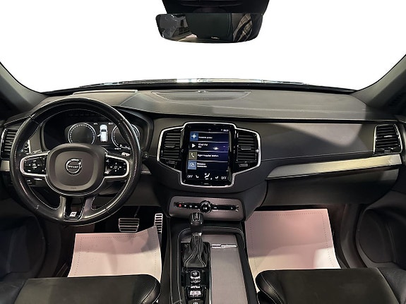 Volvo XC90 8 of 20