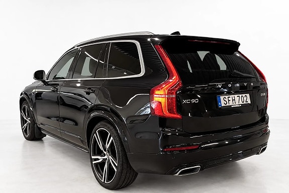 Volvo XC90 3 of 20