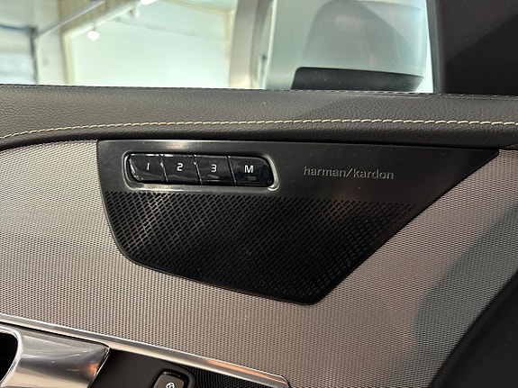 Volvo XC90 15 of 20
