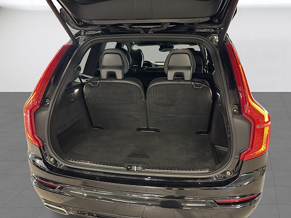 Volvo XC90 13 of 20