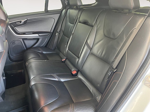Volvo V60 15 of 26