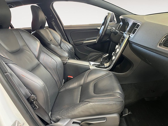 Volvo V60 16 of 26