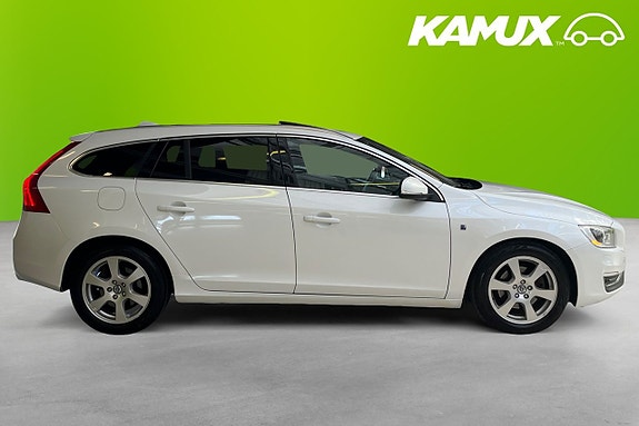 Volvo V60 2 of 26