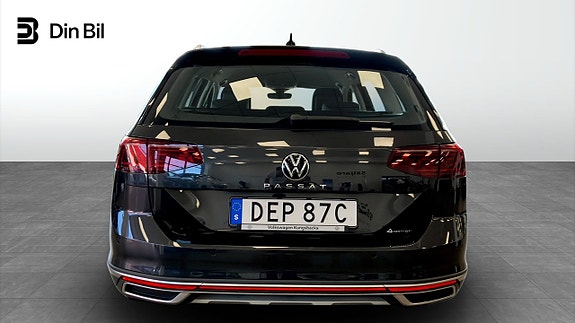 Volkswagen Passat Alltrack 5 of 13