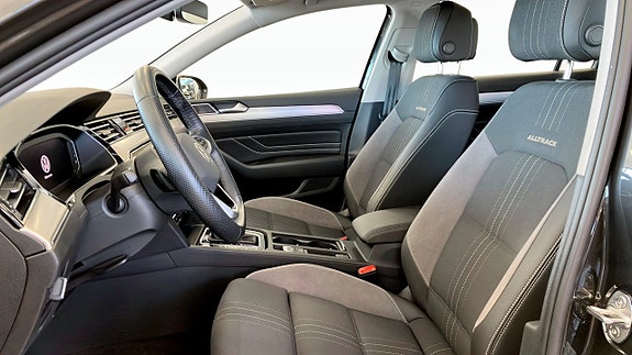 Volkswagen Passat Alltrack 8 of 13