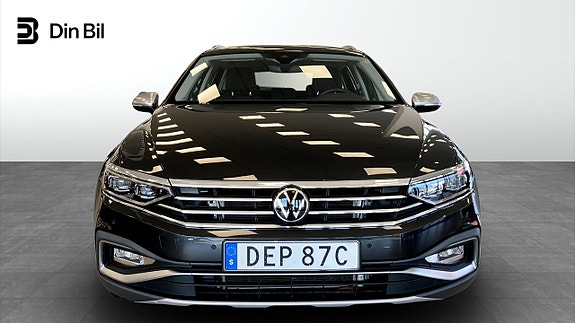 Volkswagen Passat Alltrack 4 of 13