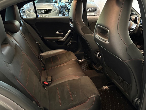Mercedes-Benz A180 d 17 of 18