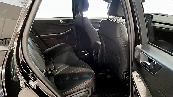 Ford Kuga 10 of 30