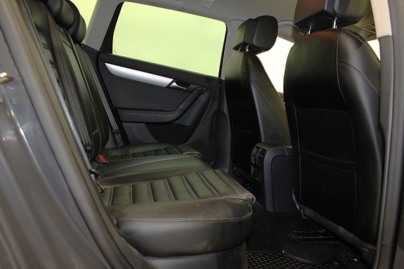 Volkswagen Passat Alltrack 15 of 17