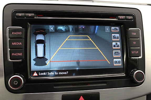 Volkswagen Passat Alltrack 16 of 17