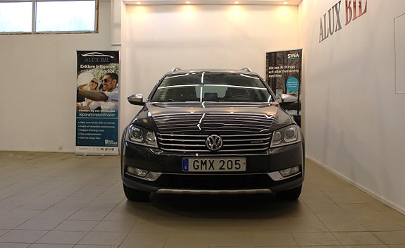 Volkswagen Passat Alltrack 3 of 17