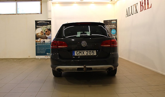 Volkswagen Passat Alltrack 8 of 17