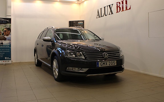 Volkswagen Passat Alltrack 2 of 17