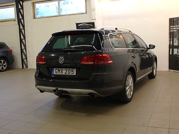 Volkswagen Passat Alltrack 6 of 17