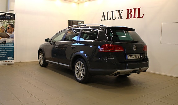 Volkswagen Passat Alltrack 5 of 17