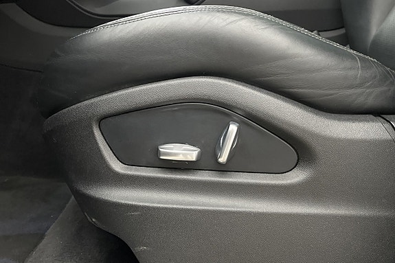 Porsche Cayenne Coupe 11 of 30