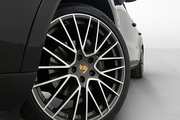Porsche Cayenne Coupe 10 of 30