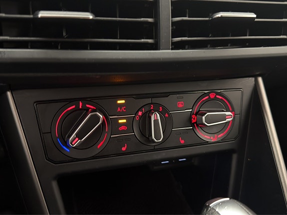 Volkswagen Polo 18 of 26