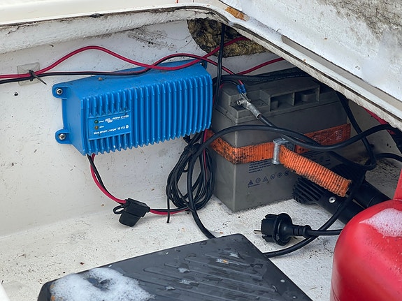 Askeladden 430SL – Yamaha 30 kW, Minn Kota, Garmin & trailer 9 of 17