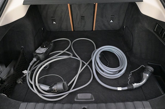 BMW i4 24 of 27
