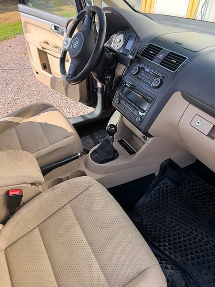 Volkswagen Touran 7 of 7