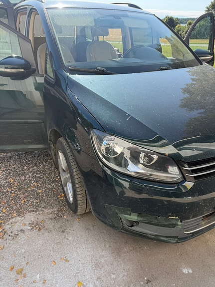 Volkswagen Touran 5 of 7