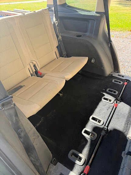 Volkswagen Touran 2 of 7