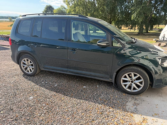 Volkswagen Touran 4 of 7