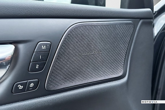 Volvo V60 13 of 23