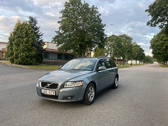 Volvo V50 2 of 6