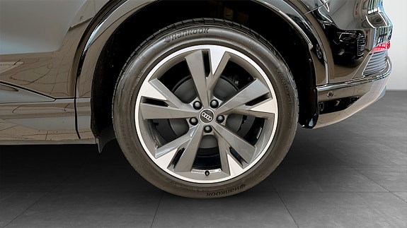 Audi Q4 e-tron 6 of 19