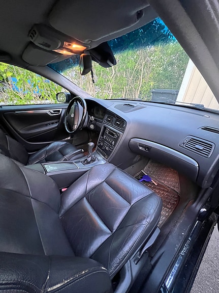 Volvo S60 2 of 7