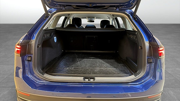 Volkswagen Passat 12 of 21