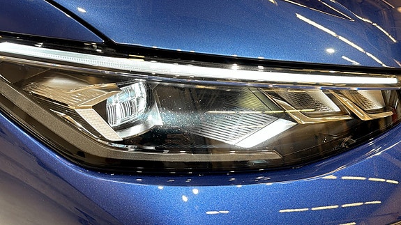 Volkswagen Passat 16 of 21