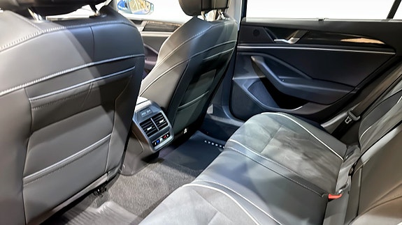 Volkswagen Passat 11 of 21