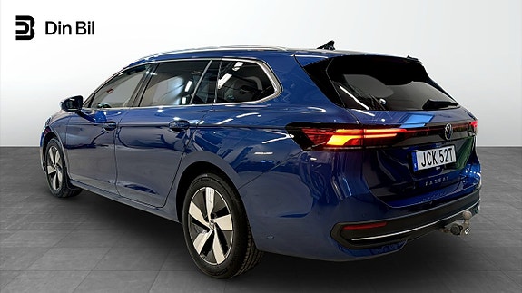 Volkswagen Passat 3 of 21