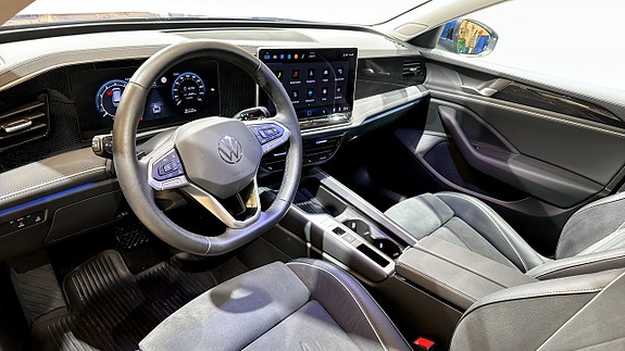 Volkswagen Passat 7 of 21