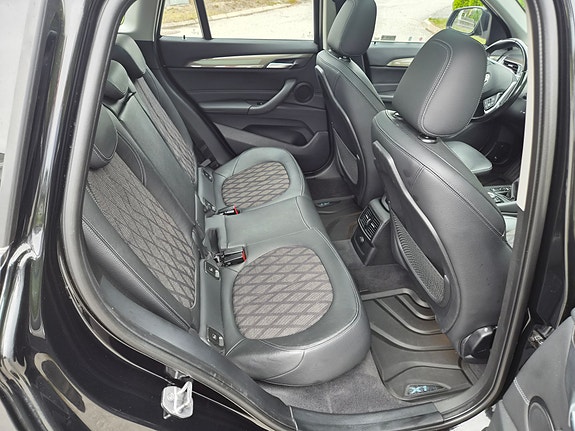 BMW X1 9 of 15