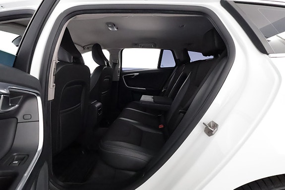 Volvo V60 12 of 26