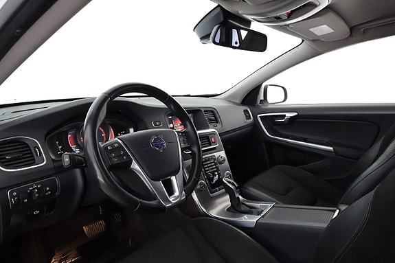Volvo V60 11 of 26