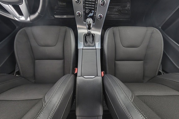 Volvo V60 14 of 26
