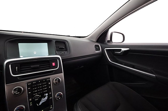Volvo V60 22 of 26