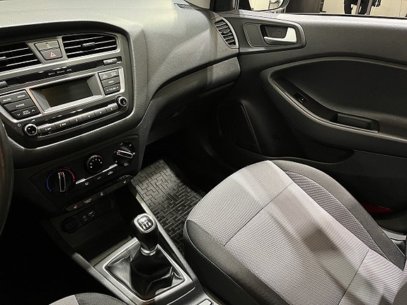 Hyundai i20 15 of 16