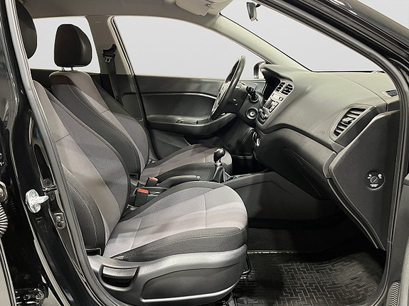 Hyundai i20 9 of 16