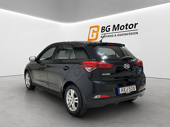Hyundai i20 6 of 16