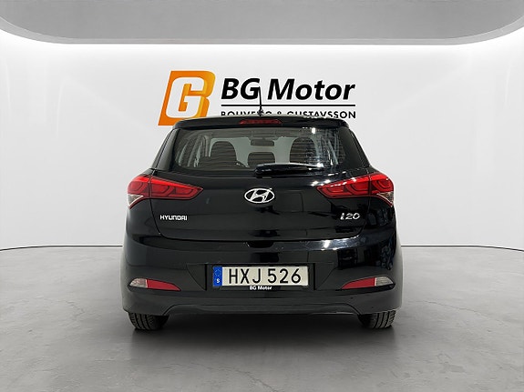 Hyundai i20 5 of 16