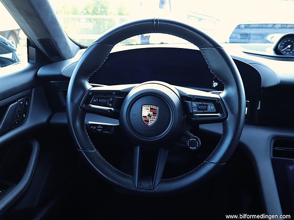 Porsche Taycan 4 7 of 27